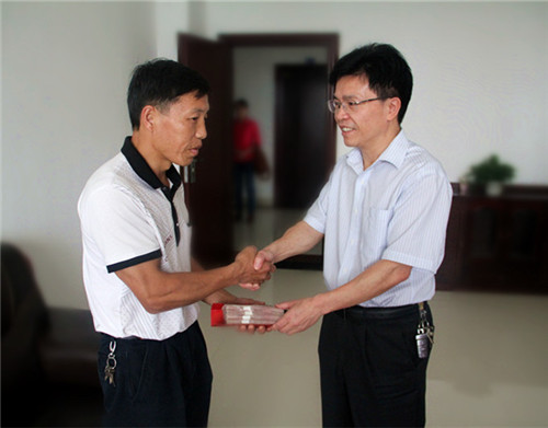 将温暖传递 让爱心延续——36365官网师生向患病学子伸出援手